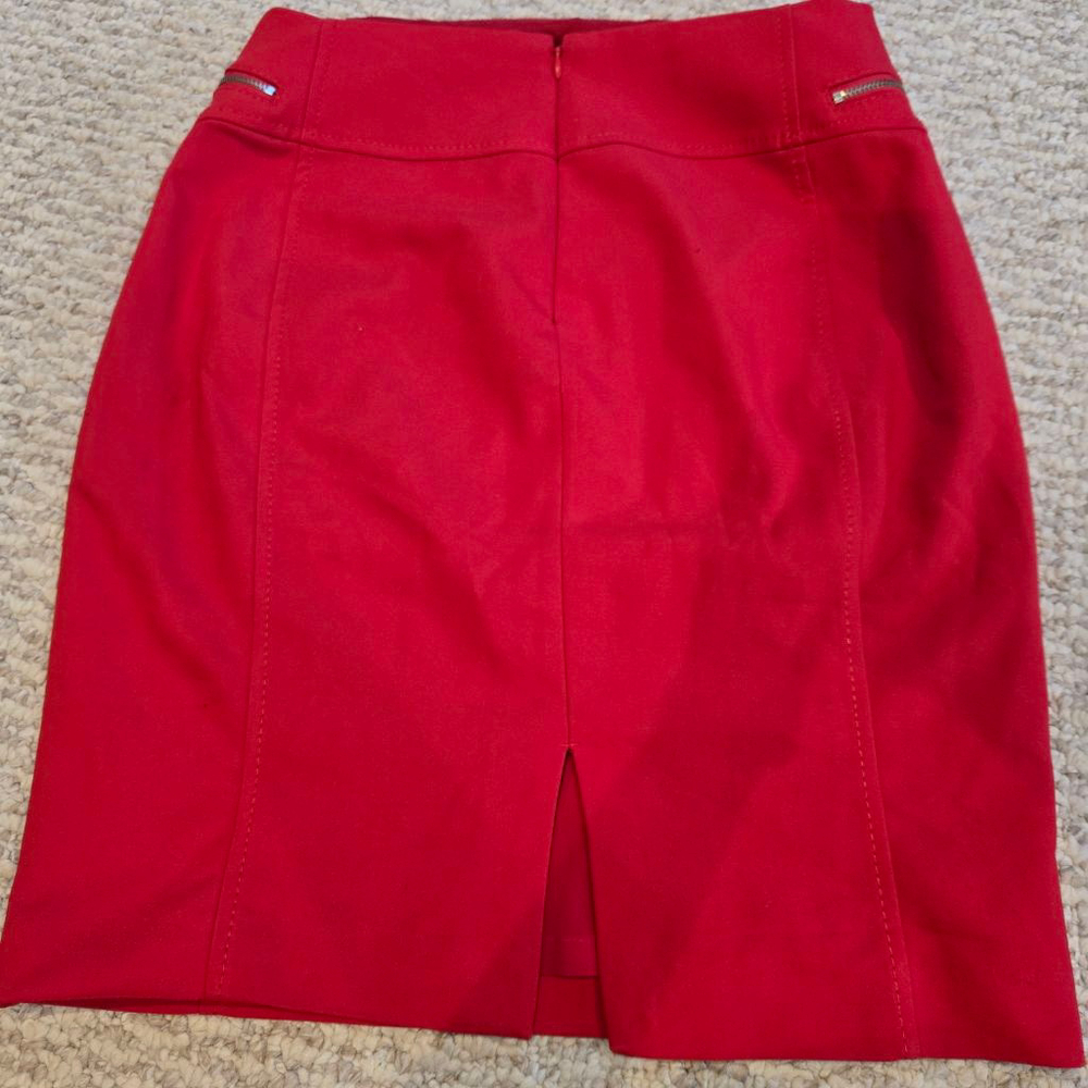Express Red Pencil Skirt with Zipper Detail – Size 6 - Picture 2 of 3